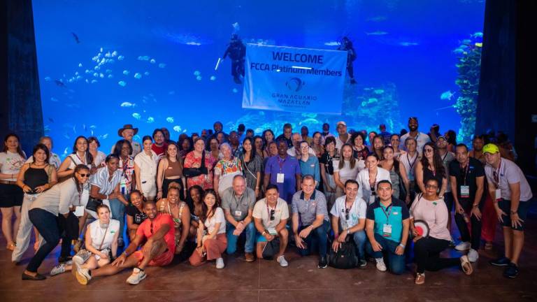 Alrededor de 100 Ejecutivos, Directivos y Agentes Navieros, pertenecientes a la Florida-Caribbean Cruise Association, realizaron un recorrido por las instalaciones del Gran Acuario Mazatlan Mar de Cortés.