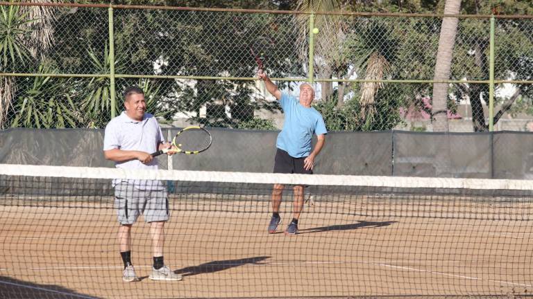 Emocionantes siguen las acciones en el Torneo del Pavo.