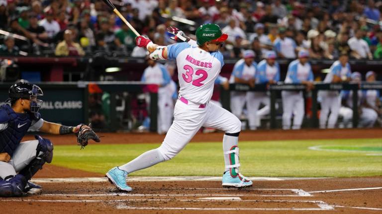Joey Meneses fue de los que aportó imparable para el equipo mexicano.