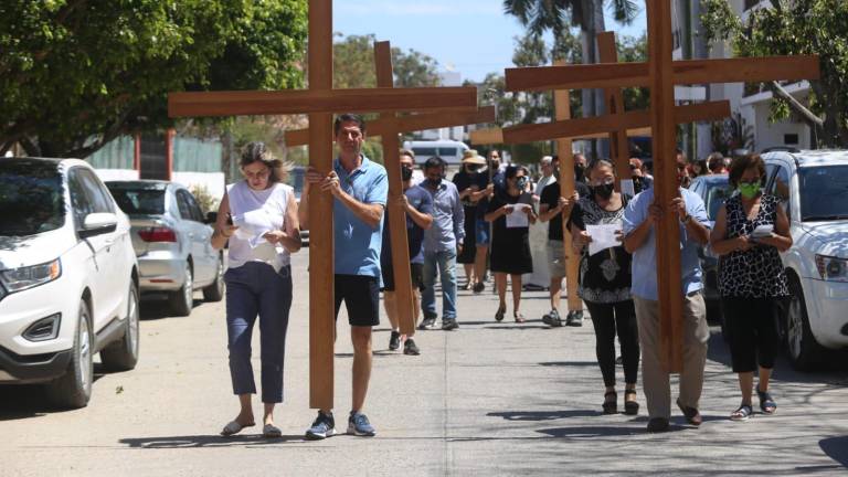 Así se vivió la pasión de Cristo este viernes en San Judas Tadeo.
