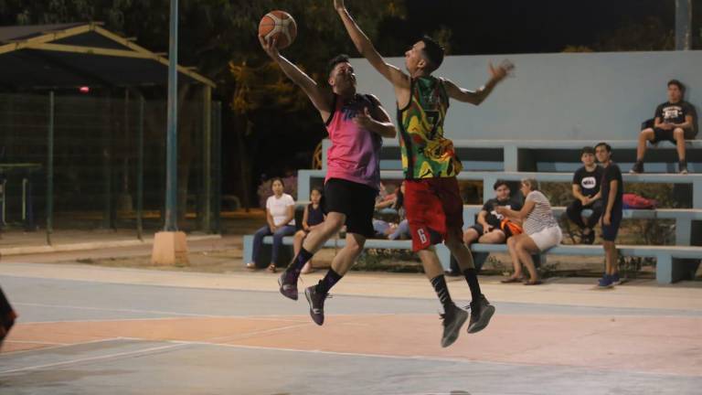 La cancha Los Mangos de la Colonia Burócrata siguen su curso.