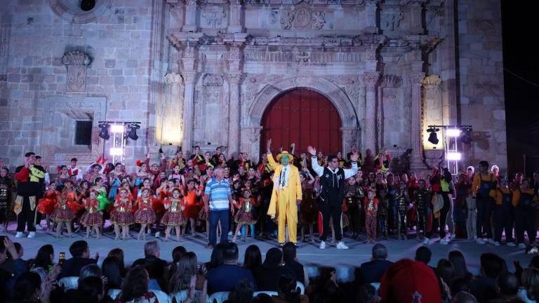 El evento reunió a destacados artistas nacionales e internacionales.