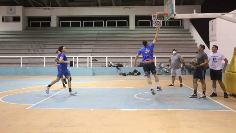 Delfines de Mazatlán ya se pone a tono para la próxima temporada del Circuito de Baloncesto del Pacífico.