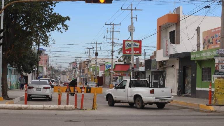 La Avenida Insurgentes, aún con tramos en construcción, fue abierta a la circulación.