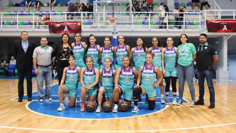 Las Plebes Basketball hacen su presentación en casa.