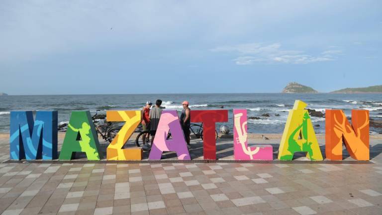 Las playas de Mazatlán amanecen con normalidad tras la alerta emitida por los efectos del sismo en Rusia.