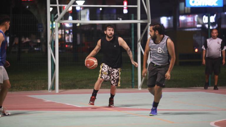 Con intensidad se juega en el Parque Lineal.