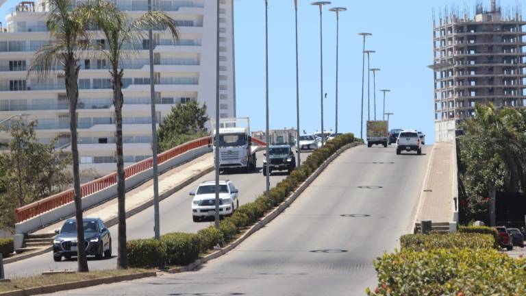 Advierte la Intercamaral de Mazatlán que los puentes de la Marina presentan fracturas