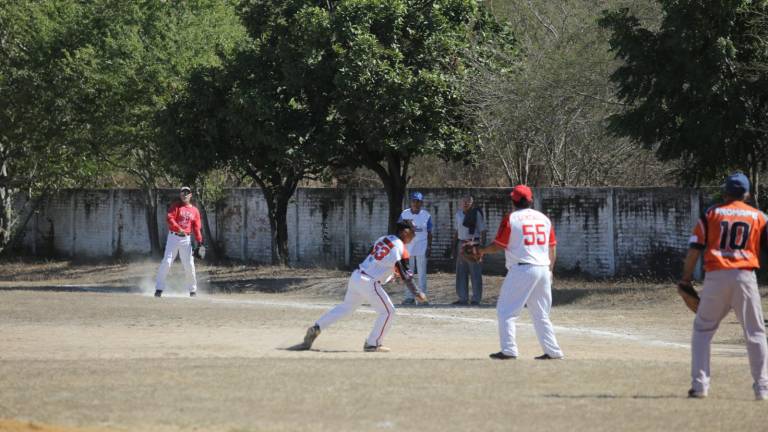 Con intensidad se vivió la jornada en el Club Chololos.