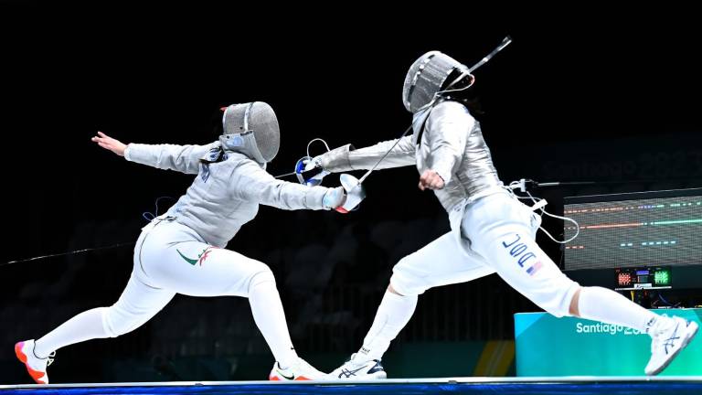 Julieta Toledo logró un lugar en el podio, al terminar la competencia de esgrima en tercer lugar.