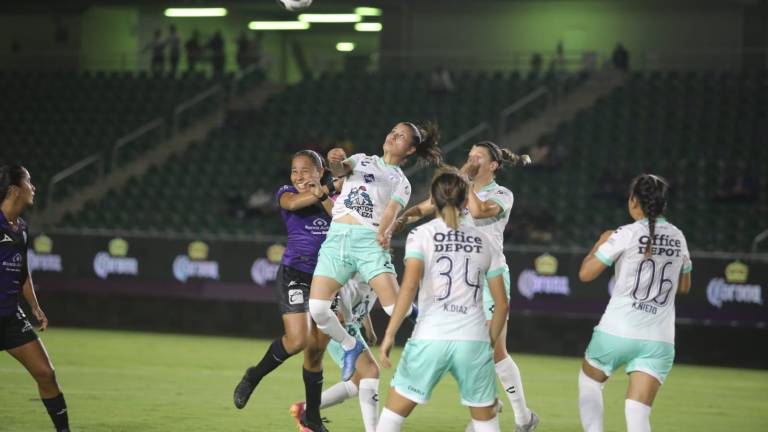 Encuentro entre el equipo femenil del Mazatlán F.C. contra el de Pachuca.