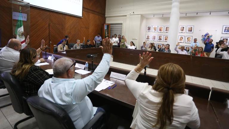 En Mazatlán, el Cabildo aprueba pasar a Secretaría la dirección de Desarrollo Económico y Turismo.