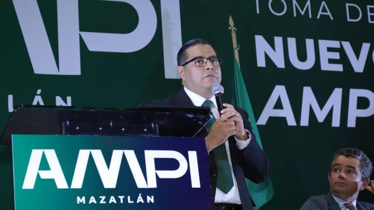 El panorama económico de México se avizora incierto tanto por el contexto internacional como local, dice el presidente de AMPI, Karim Antonio Oviedo Ramírez.