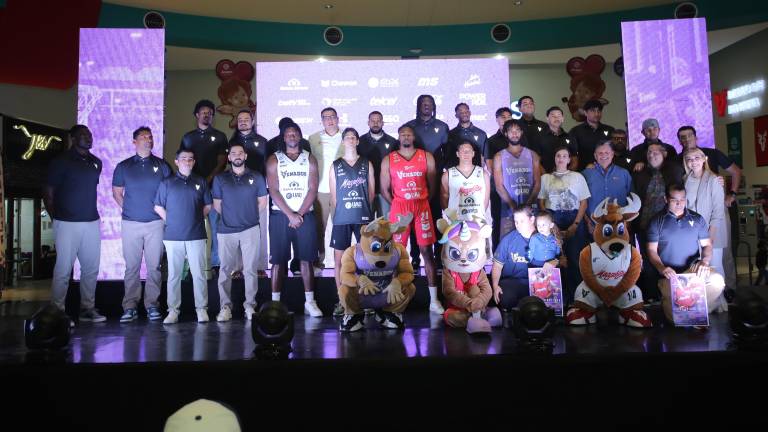 Al final, la familia Venados Basketball se tomó la fotografía del recuerdo.