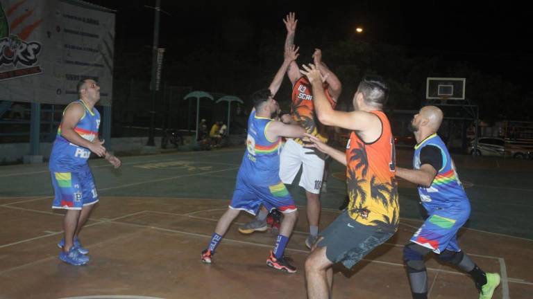 Pollería Catalina superó claramente a Casa Grande Mazatlán en la cancha de Casa Hogar.