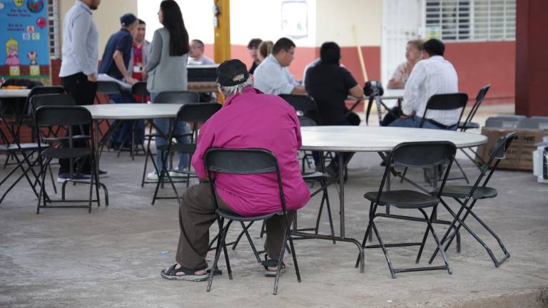 Poca afluencia de votantes en una de las casillas instalada en Culiacán para la elección judicial.