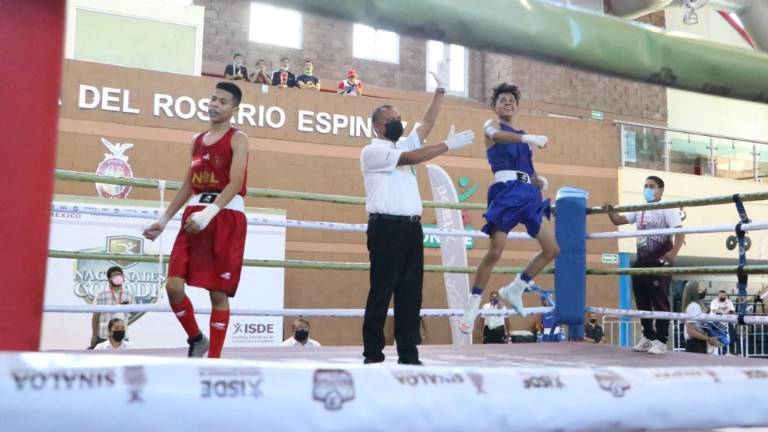 Christian Duarte derrota a Alan González en el peso Pin.