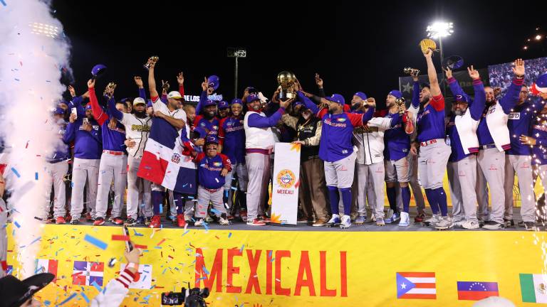 Leones del Escogido celebra su título.