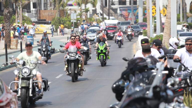 Se espera que el número de participantes en el desfile sobrepase los 17 mil.