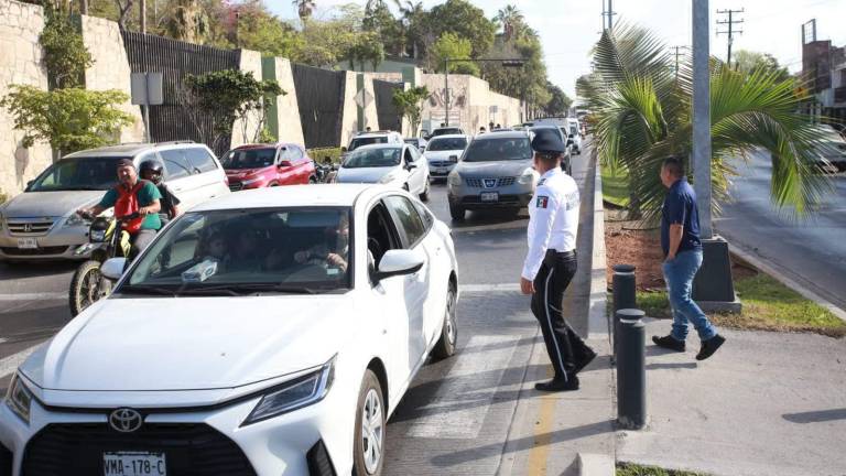 La Avenida Gabriel Leyva es de la vialidades con saturación de vehículos a toda hora.