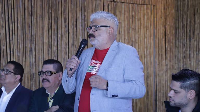 Casimiro Zamudio, líder vocalista de la banda, anunció la licencia por tiempo indefinida de Francisco Vidriales, bajista de Mi Banda El Mexicano.