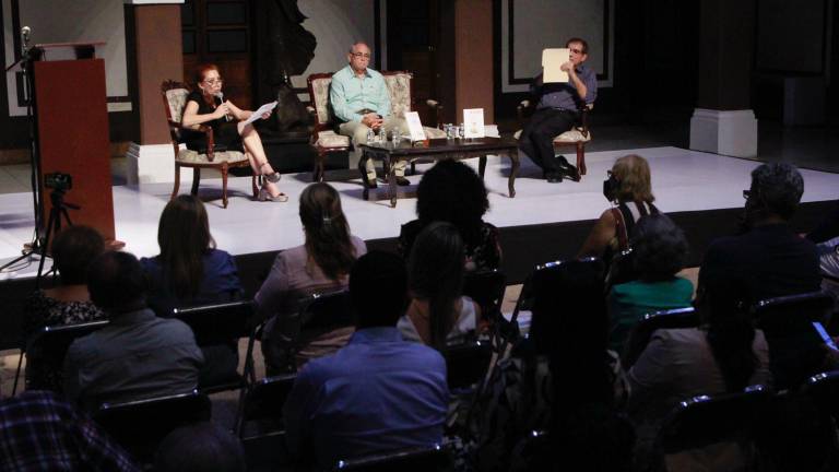 Elizabeth Moreno, Rodolfo Díaz y Samuel Octavio Ojeda Gastélum, durante la presentación.