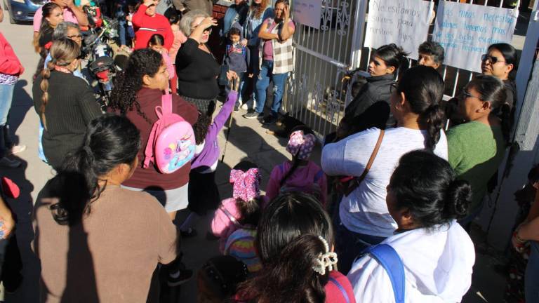 En días pasados, padres de familia del preescolar Brígida Alfaro, en Rosario, cerraron el plantel en demanda de dos aulas.