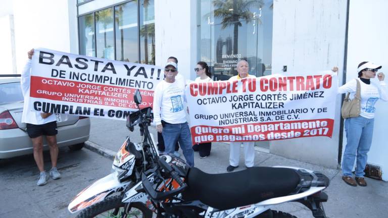 Los inversionistas exigen la entrega de los departamentos terminados o les regresen el dinero que le pagaron.
