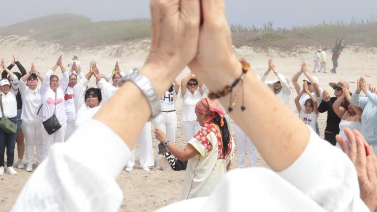 Visitantes de diferentes partes participaron en los rituales de meditación y purificación durante el Equinoccio de Primavera en Las Labradas.