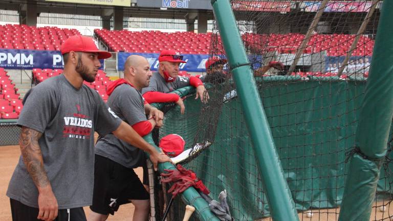 Homar Rojas ya está con el cuerpo técnico de los rojos.