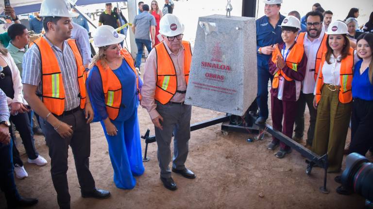 Inicio de los trabajos de construcción de una secundaria en Culiacán.