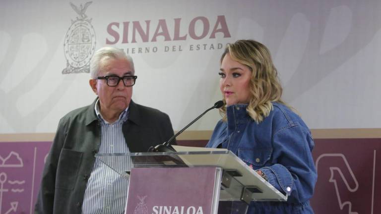 Eneida Rocha Ruiz, presidenta del DIF Sinaloa, da a conocer los juegos con causa de basquetbol del Cibacopa.