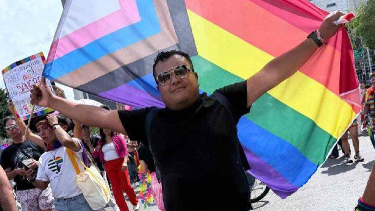 Los hechos ocurrieron el domingo 29 de junio cuando ambos volvían de la Marcha del Orgullo en CDMX y fueron atacados por sujetos armados.