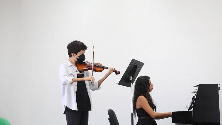 Alumnos de Xavier Tortosa durante el concierto.