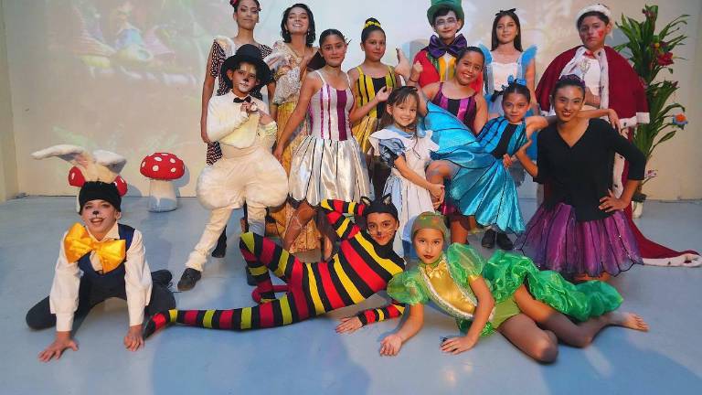 El Taller de Teatro Infantil del CMA presentó ‘Alicia en el país de las maravillas’.