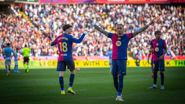 Raphinha y el Barcelona remontaron para quedarse con la victoria y los tres puntos.
