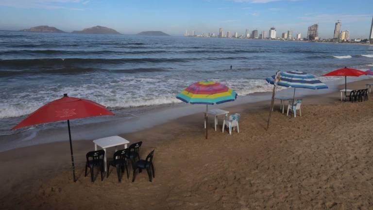 Durante los próximos días las playas de Mazatlán registrará un aumento en el oleaje.