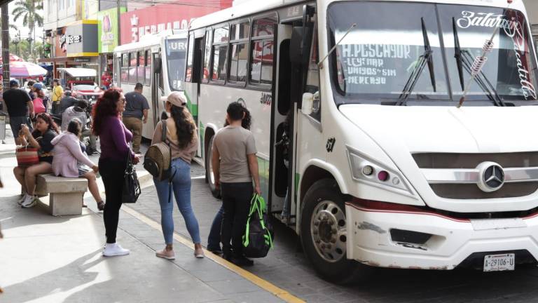 Después de tres años sin un aumento en la tarifa, conductores y dirigentes de la Alianza de Camiones Urbanos de Mazatlán esperan la aprobación de un incremento.