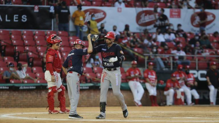 Mayos de Navojoa supera a Venados con paliza.