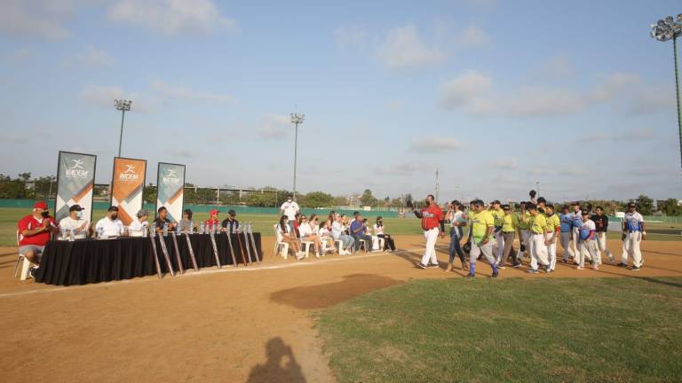 El campo principal de la Unidad Deportiva Benito Juárez fue el escenario de la inauguración.