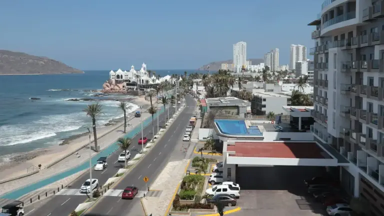 El verano dejó mayor movimiento en el sector inmobiliario de Mazatlán, con turistas interesados en adquirir propiedades.
