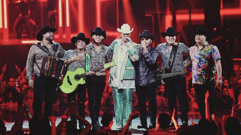 Grupo Firme, en Los Premios Juventud.