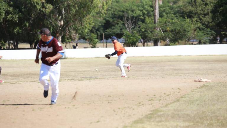 Buenas acciones hay en la Liga de Beisbol del Chololos.