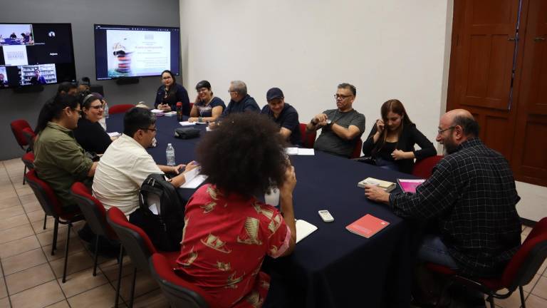 Una nutrida participación tiene la cátedra de cuento.