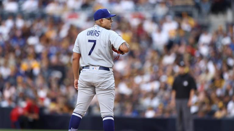 Julio Urías tuvo una primera entrada complicada ante los Padres y eso le costó la derrota.