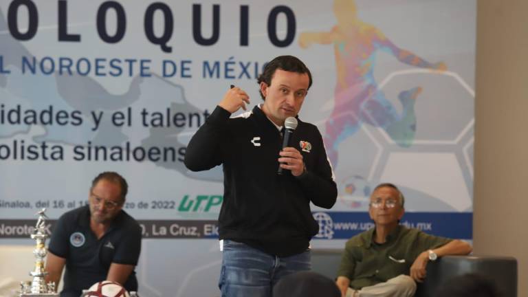 Mikel Arriola sigue el ejemplo del futbol inglés para erradicar la violencia.