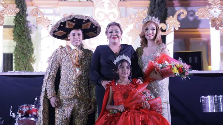 Dayani I, Daniel Correa I e Airam I recibieron sus atributos reales.