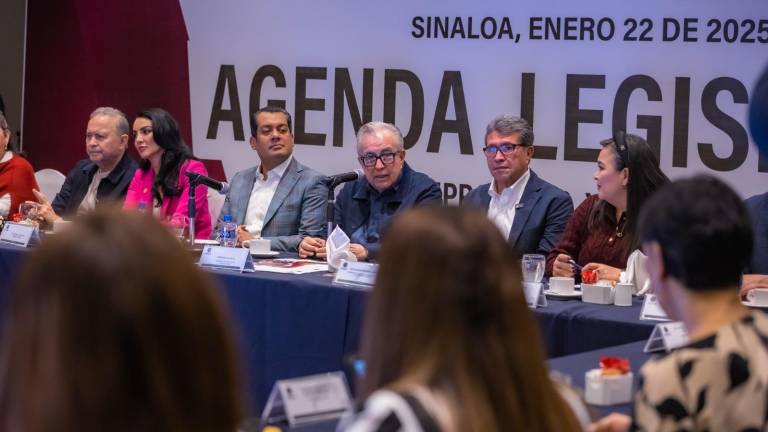 Rubén Rocha Moya explicó que en Ahome ya se preparan dos albergues para recibir a los connacionales que regresen al estado.