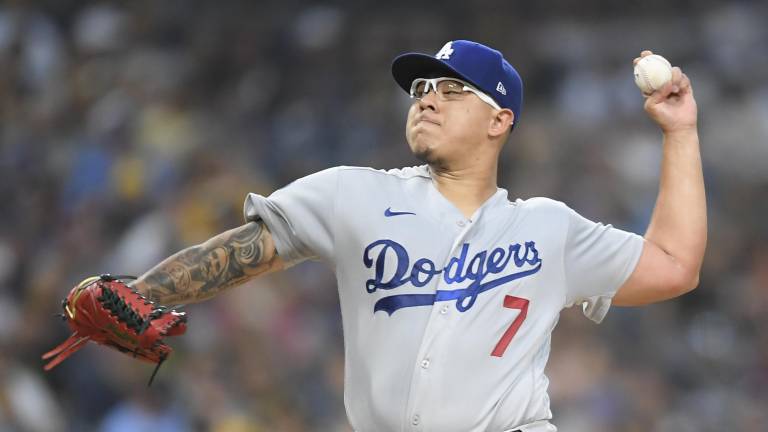 Julio Urías retornó triunfal el martes a la acción de las Mayores.