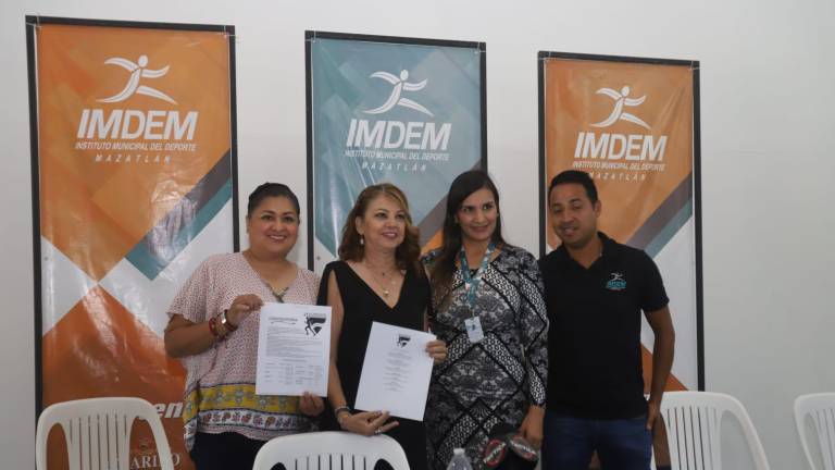 Susana Cazaderos y el comité organizador presentaron la convocatoria para la tradicional carrera Saúl Guevara Nava.
